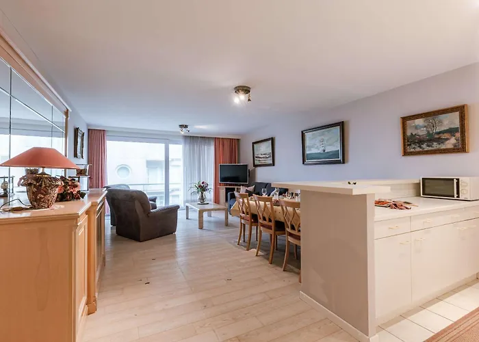 Apartment Bel Air - Stylish 2-bedroom Near The Sea T76 *